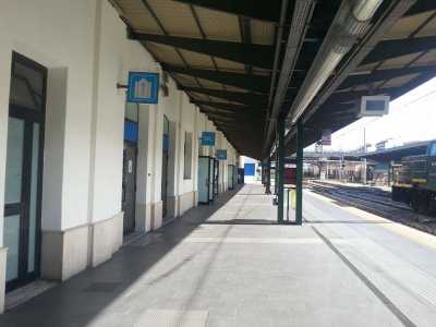 La cappella � dedicata a San Cristoforo, protettore dei viandanti e dei ferrovieri. La si pu� trovare sul binario 1 della stazione, percorrendo il marciapiede per una cinquantina di metri sulla sinistra